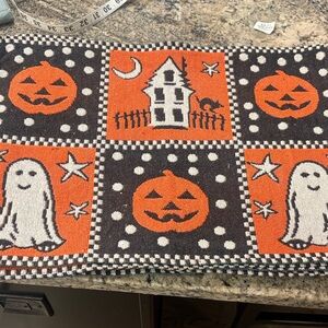 NWT 8 Halloween Placemats.  Adorable detail.